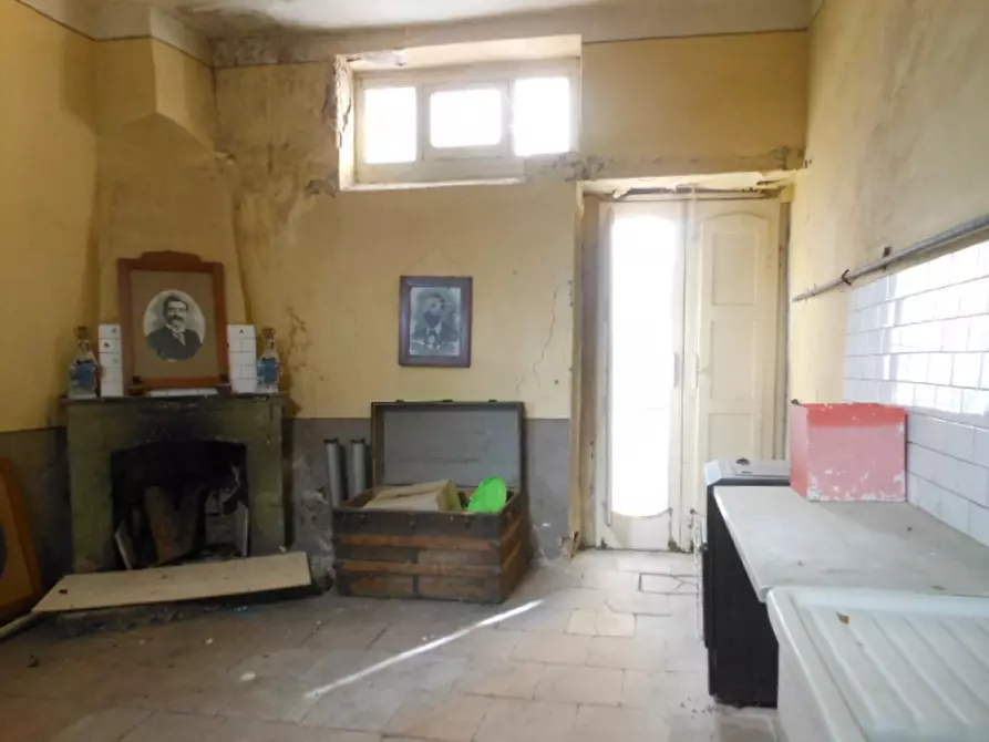 Immagine 25 di Porzione di casa in vendita  a Pietravairano