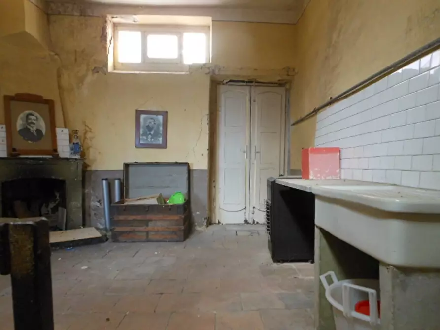 Immagine 27 di Porzione di casa in vendita  a Pietravairano