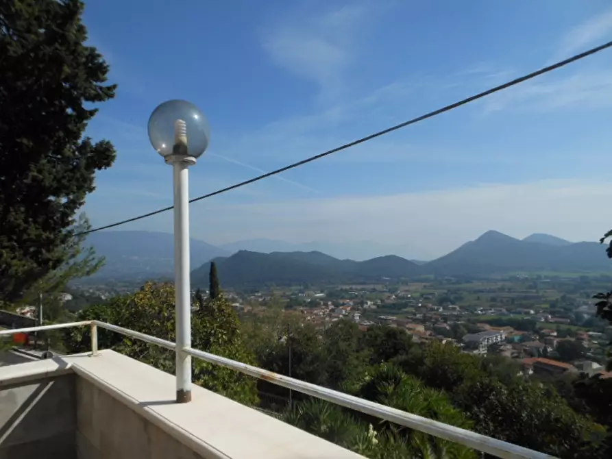 Immagine 13 di Villa in vendita  a Pietravairano