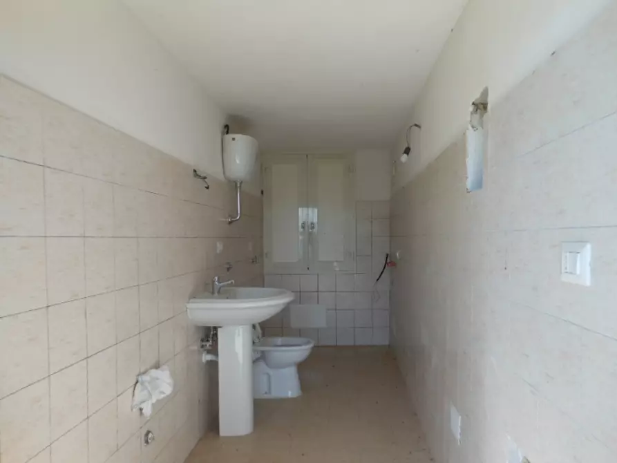 Immagine 14 di Villa in vendita  a Pietravairano