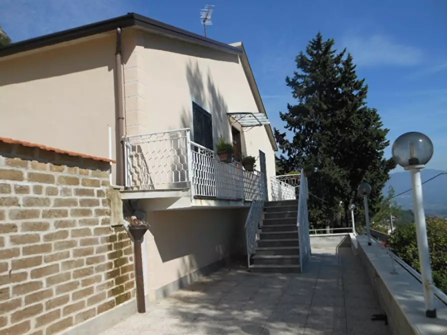 Immagine 15 di Villa in vendita  a Pietravairano