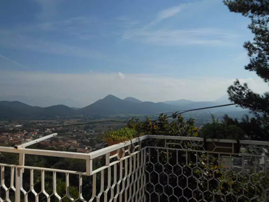 Immagine 7 di Villa in vendita  a Pietravairano