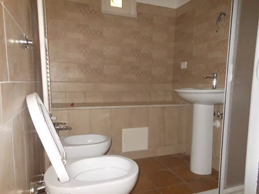 Immagine 10 di Villa in vendita  a Pietravairano