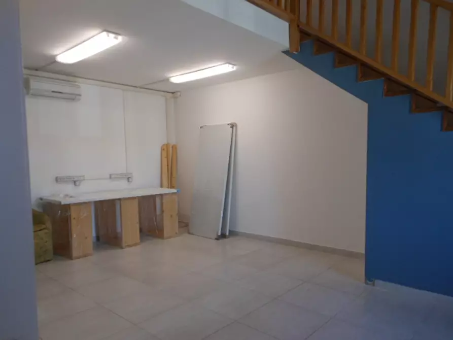 Immagine 18 di Appartamento in vendita  a Vairano Patenora