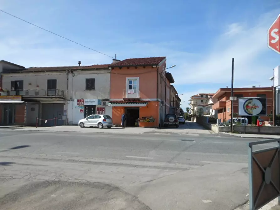 Immagine 22 di Appartamento in vendita  a Vairano Patenora