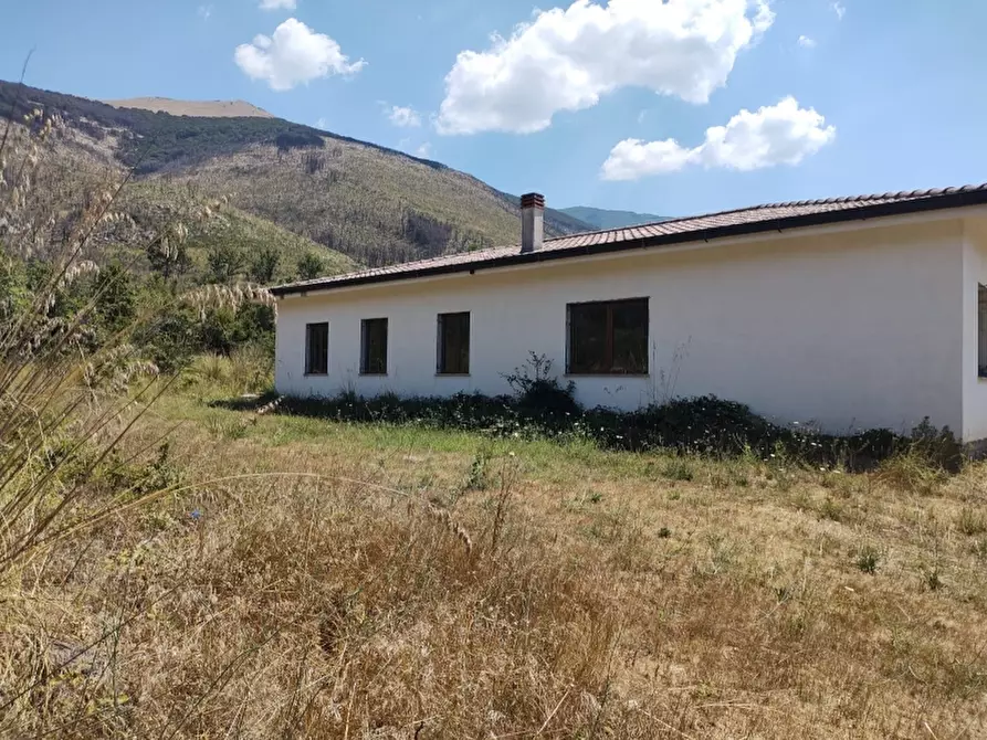 Immagine 13 di Villa in vendita  a Mignano Monte Lungo