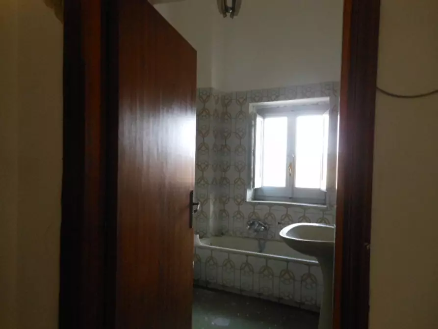 Immagine 15 di Appartamento in vendita  a Teano