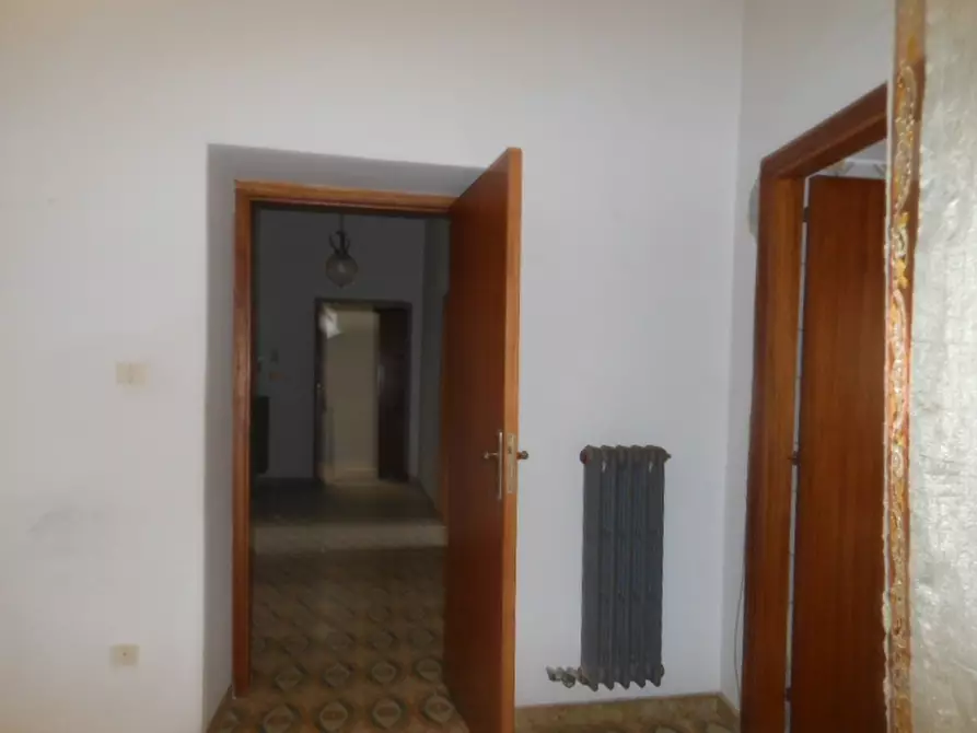 Immagine 27 di Appartamento in vendita  a Teano