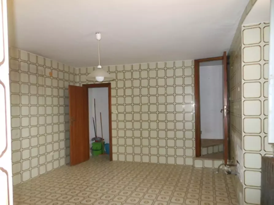 Immagine 5 di Appartamento in vendita  a Teano