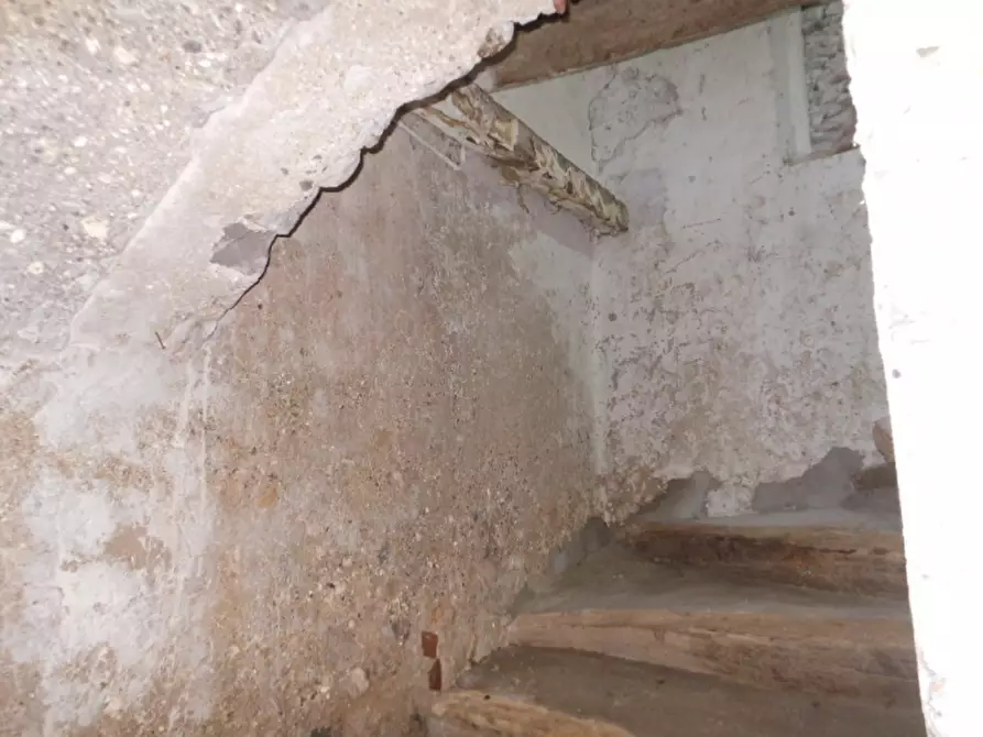 Immagine 35 di Appartamento in vendita  a Pietravairano