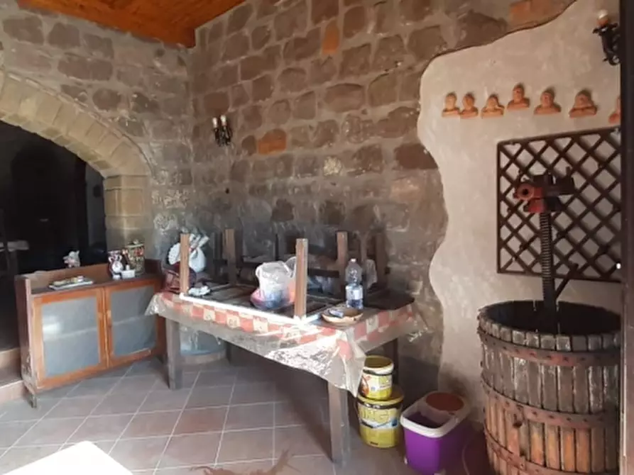 Immagine 11 di Porzione di casa in vendita  a Teano