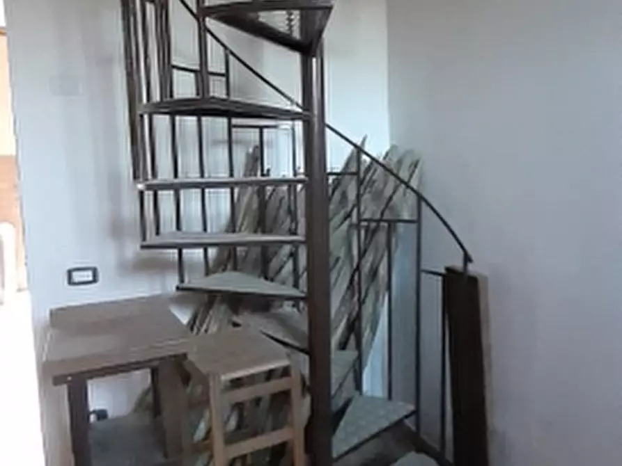 Immagine 3 di Porzione di casa in vendita  a Teano