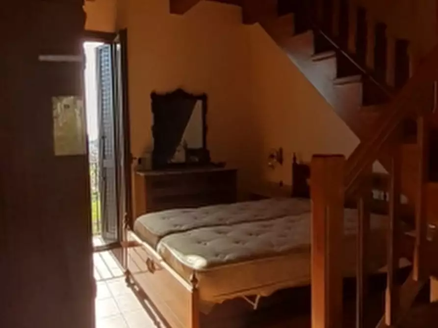 Immagine 22 di Porzione di casa in vendita  a Teano