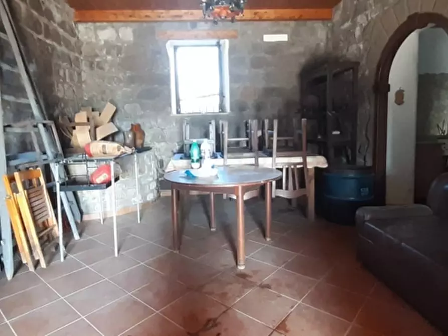 Immagine 25 di Porzione di casa in vendita  a Teano