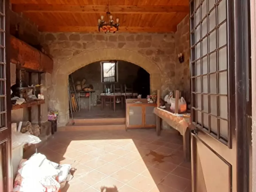 Immagine 27 di Porzione di casa in vendita  a Teano