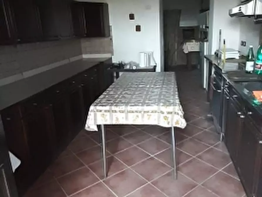 Immagine 5 di Porzione di casa in vendita  a Teano