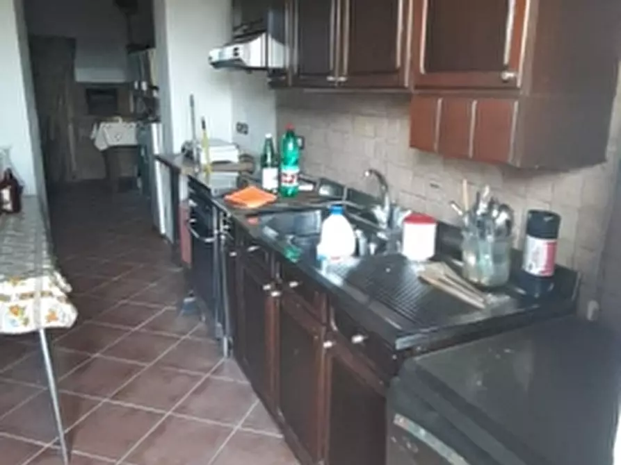 Immagine 6 di Porzione di casa in vendita  a Teano