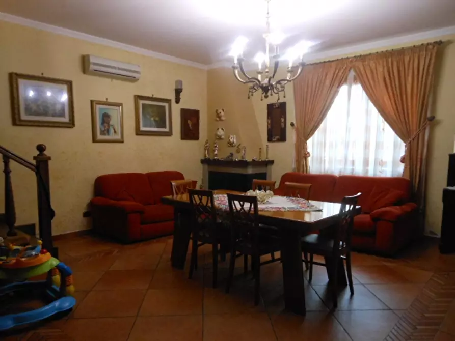 Immagine 12 di Appartamento in vendita  a Teano