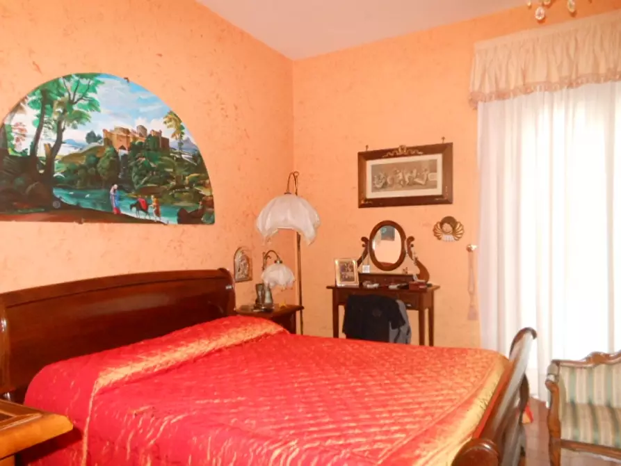 Immagine 10 di Appartamento in vendita  a Teano