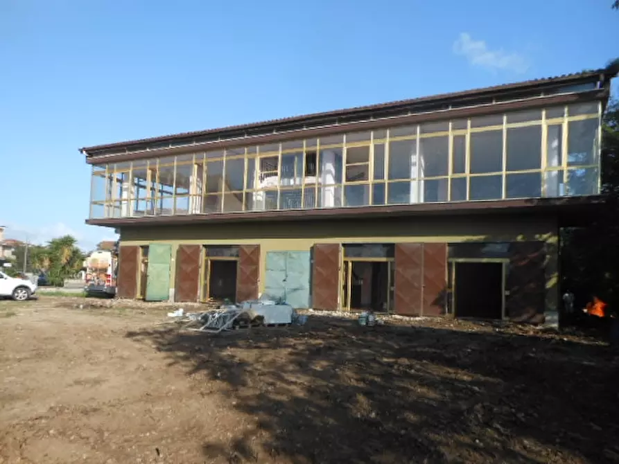 Immagine 5 di Locale commerciale in affitto  a Vairano Patenora