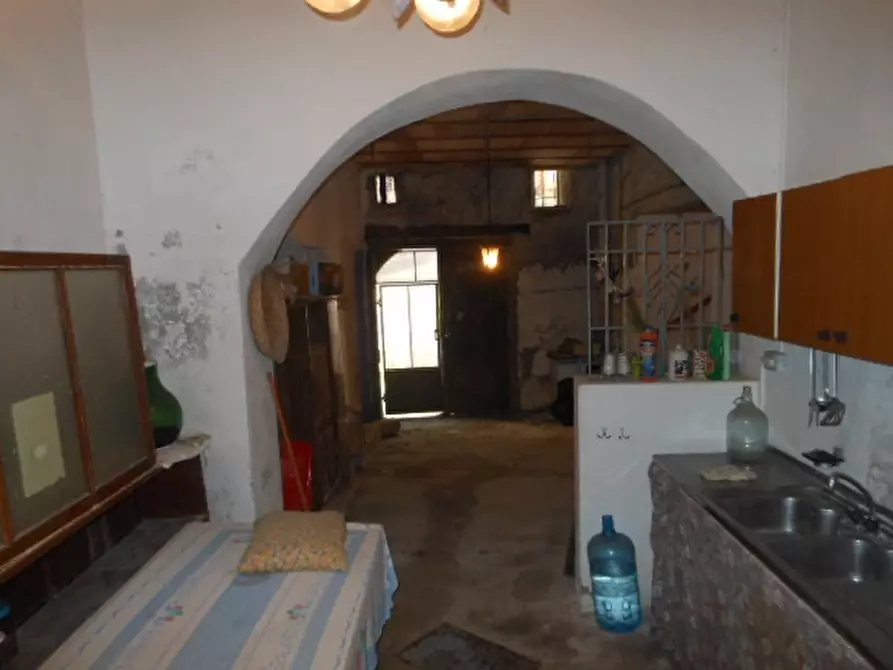 Immagine 2 di Porzione di casa in vendita  a Teano