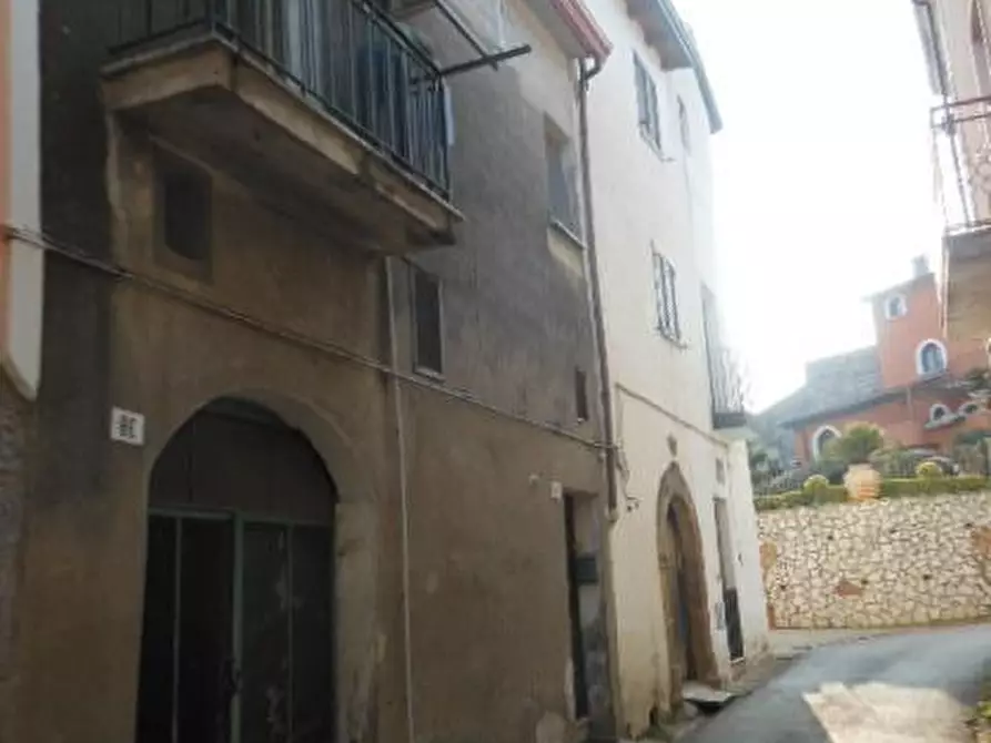 Immagine 19 di Porzione di casa in vendita  a Teano