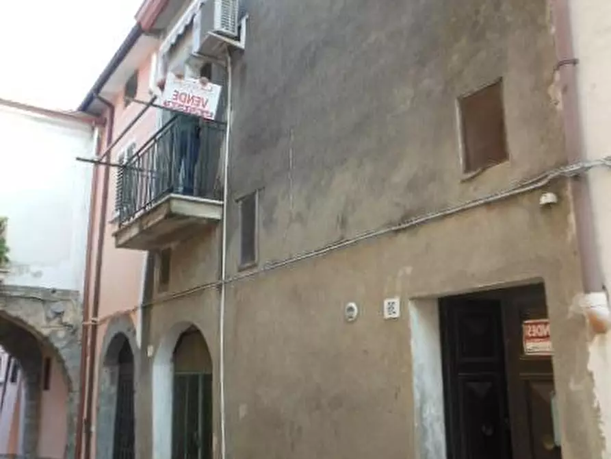 Immagine 21 di Porzione di casa in vendita  a Teano