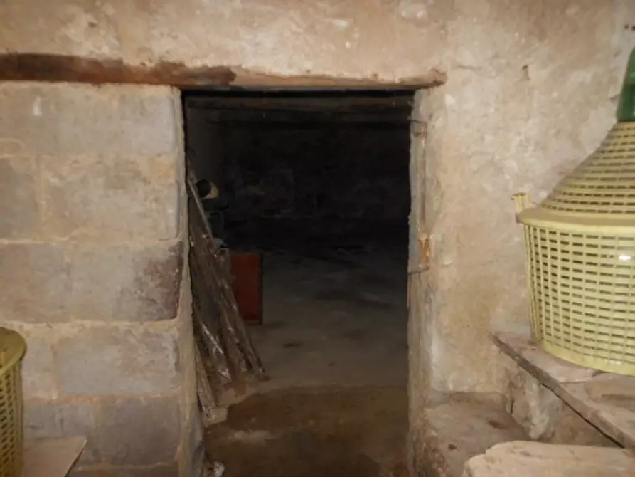 Immagine 8 di Porzione di casa in vendita  a Teano