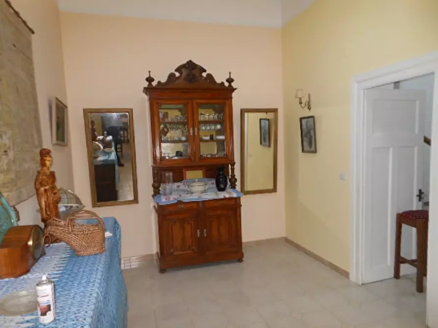 Immagine 9 di Porzione di casa in vendita  a Teano