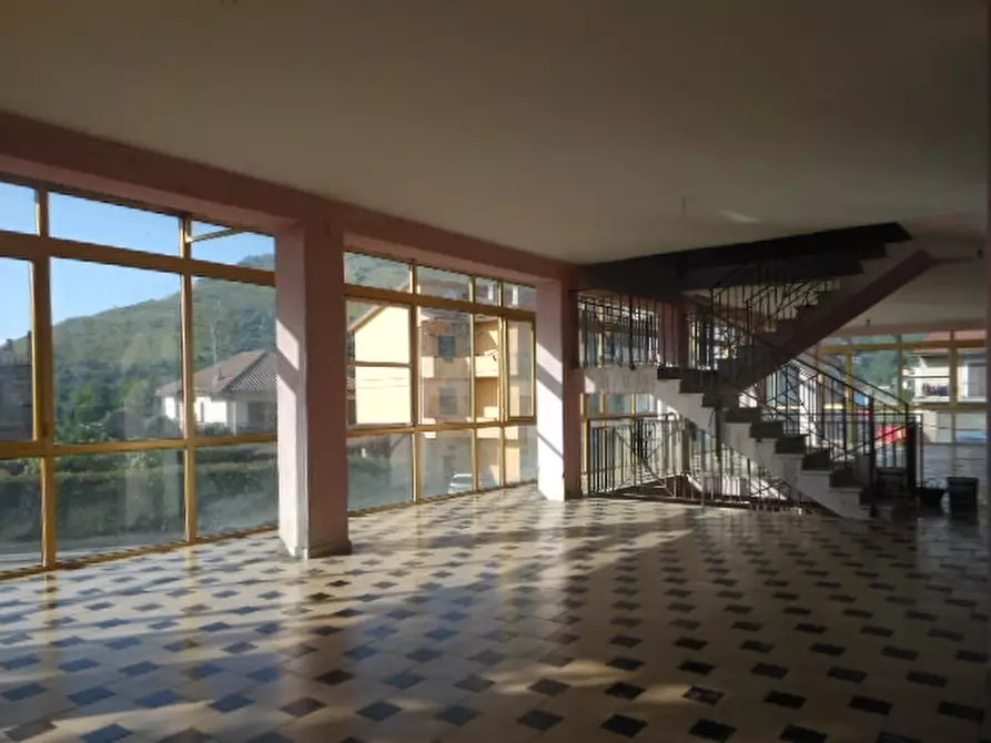 Immagine 12 di Ufficio in affitto  a Vairano Patenora