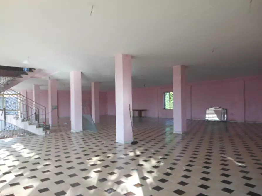 Immagine 10 di Ufficio in affitto  a Vairano Patenora