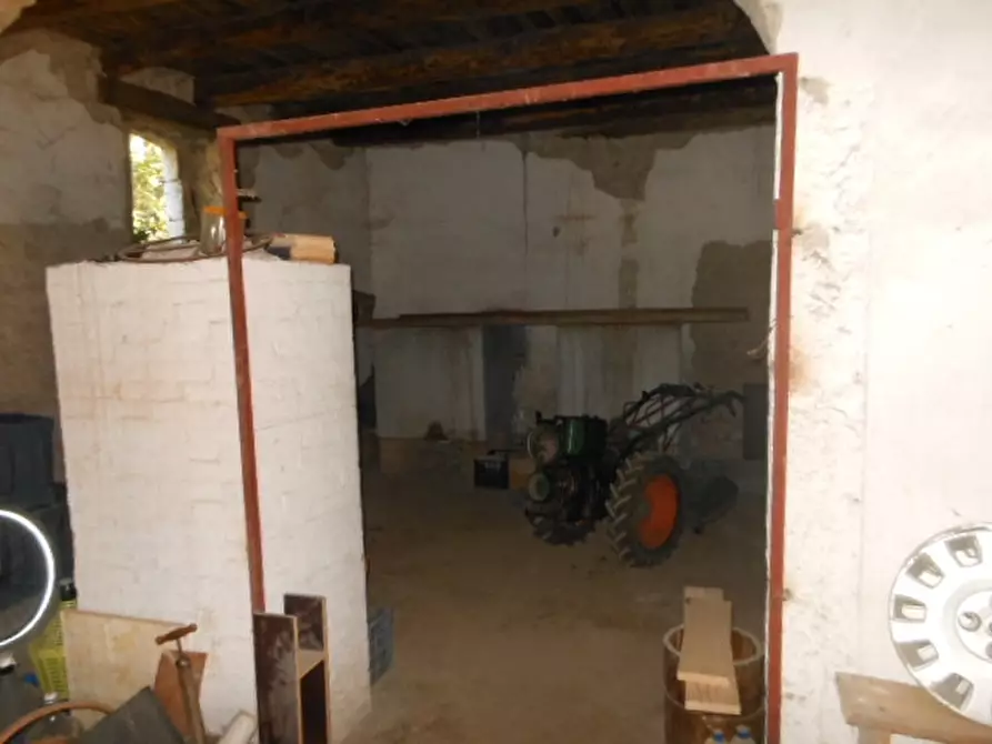 Immagine 12 di Rustico / casale in vendita  a Pietravairano