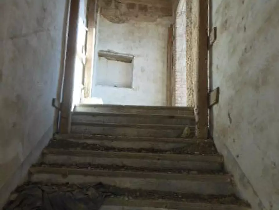 Immagine 15 di Rustico / casale in vendita  a Pietravairano