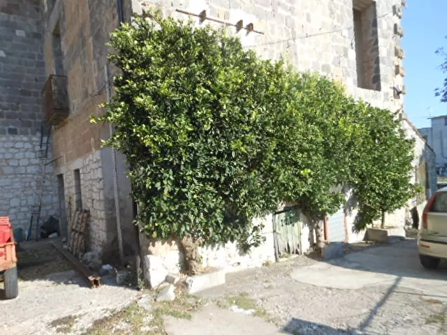 Immagine 5 di Rustico / casale in vendita  a Pietravairano