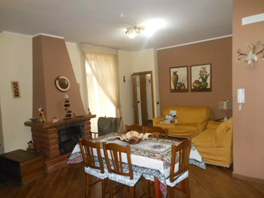 Immagine 1 di Casa indipendente in vendita  a Vairano Patenora