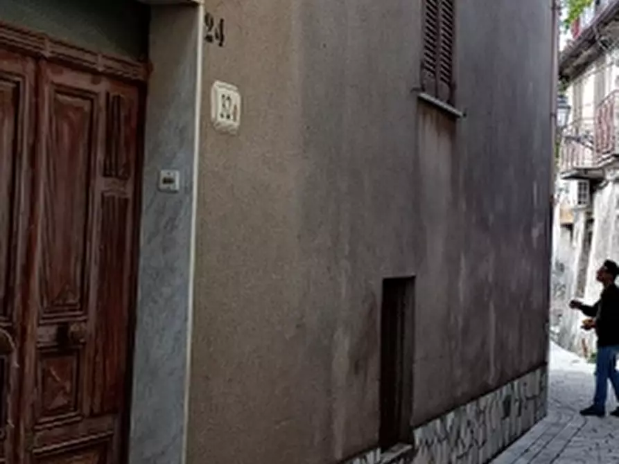 Immagine 2 di Porzione di casa in vendita  a Castello Del Matese
