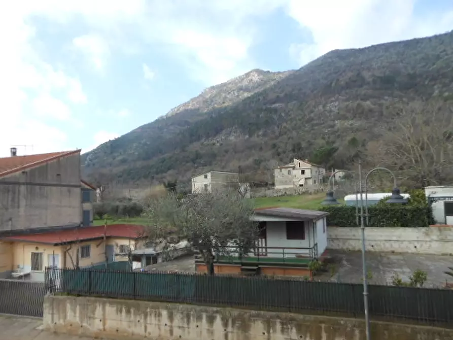 Immagine 16 di Porzione di casa in vendita  a Pietravairano