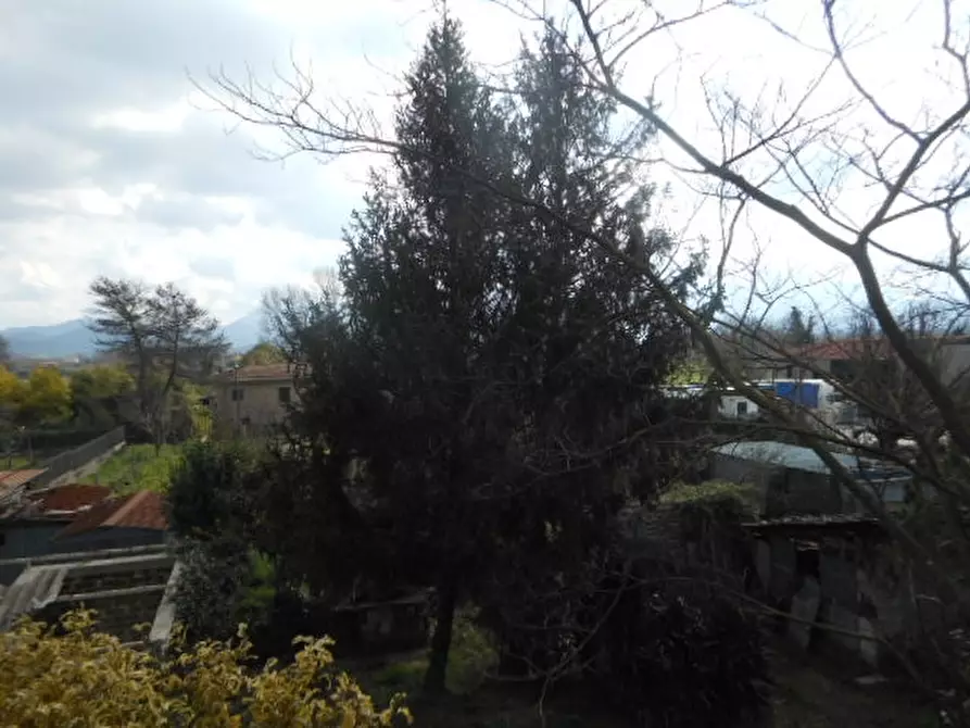 Immagine 17 di Porzione di casa in vendita  a Pietravairano