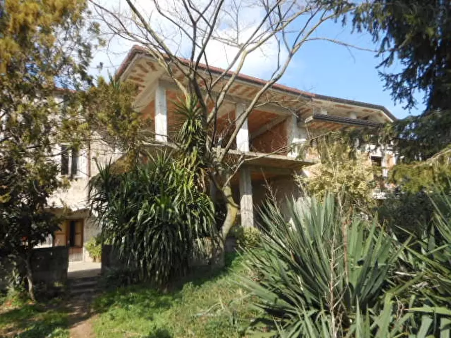 Immagine 3 di Porzione di casa in vendita  a Pietravairano