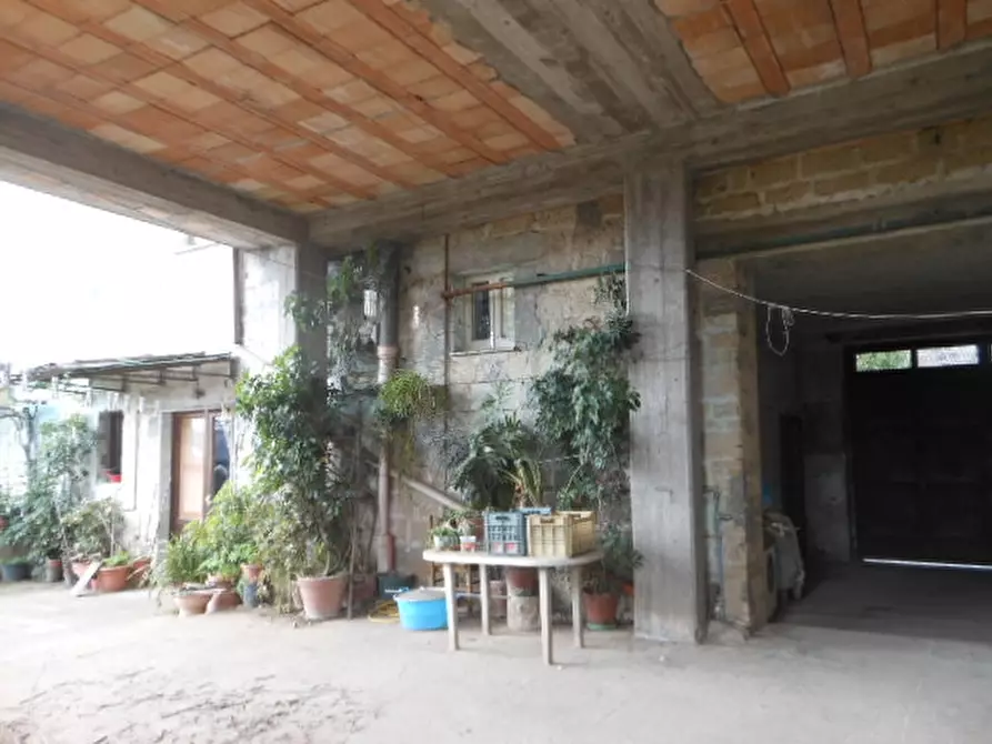 Immagine 30 di Porzione di casa in vendita  a Pietravairano