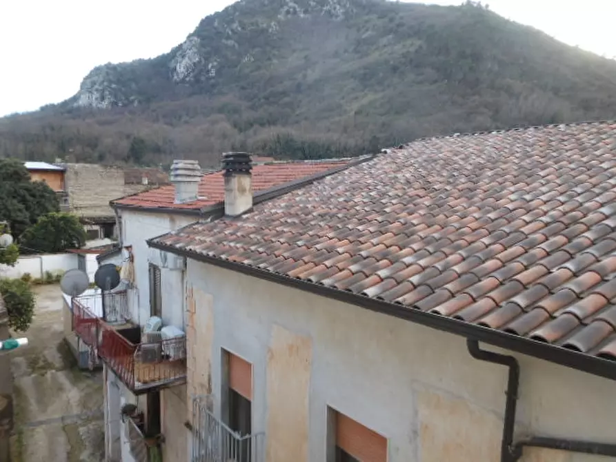 Immagine 13 di Porzione di casa in vendita  a Vairano Patenora