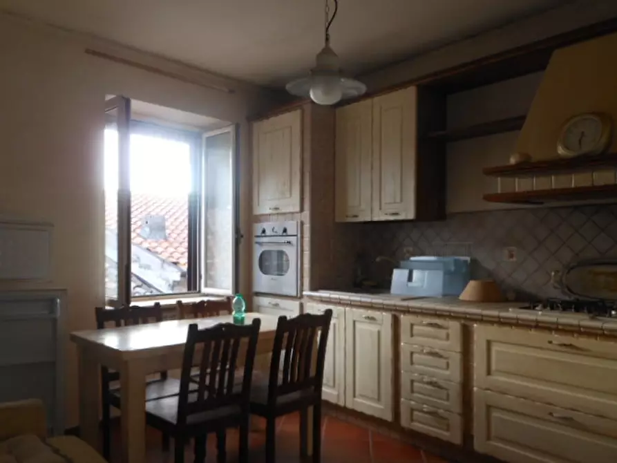 Immagine 19 di Porzione di casa in vendita  a Vairano Patenora