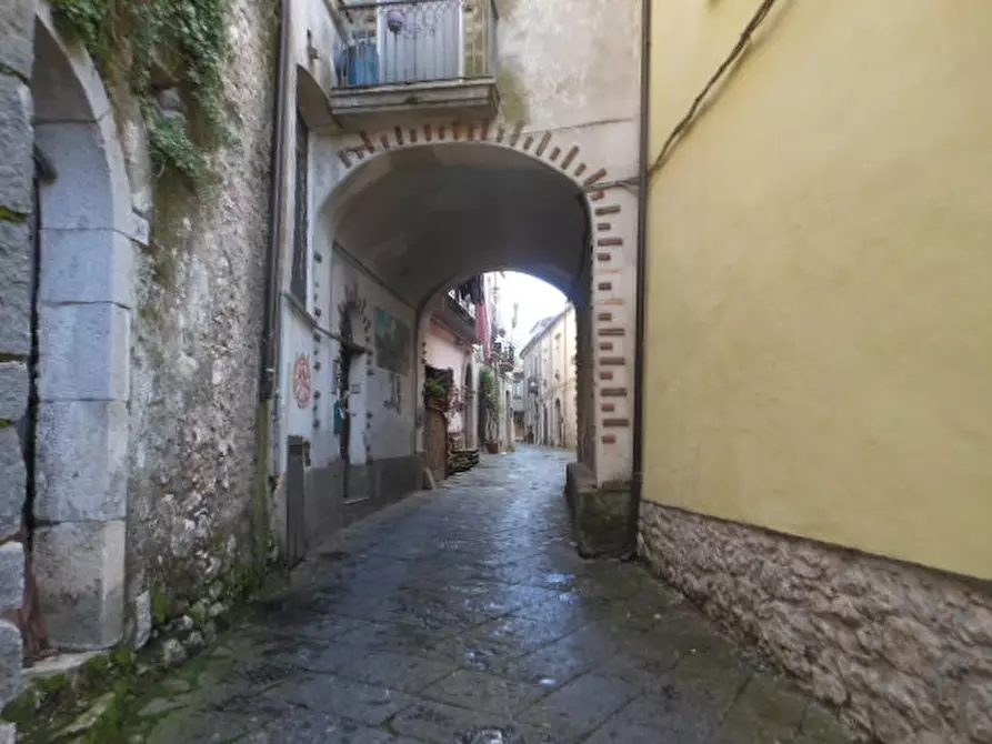 Immagine 3 di Porzione di casa in vendita  a Vairano Patenora