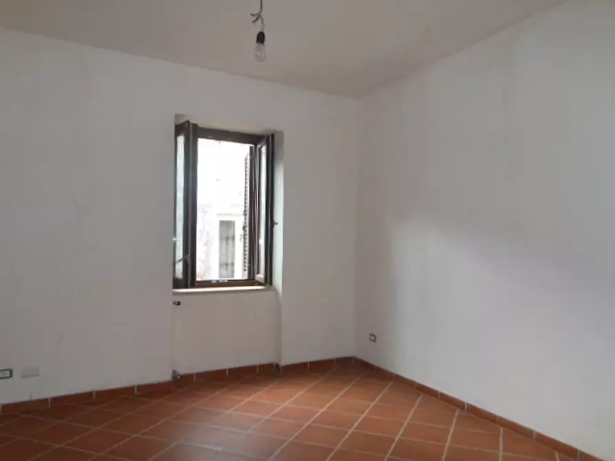 Immagine 9 di Porzione di casa in vendita  a Vairano Patenora