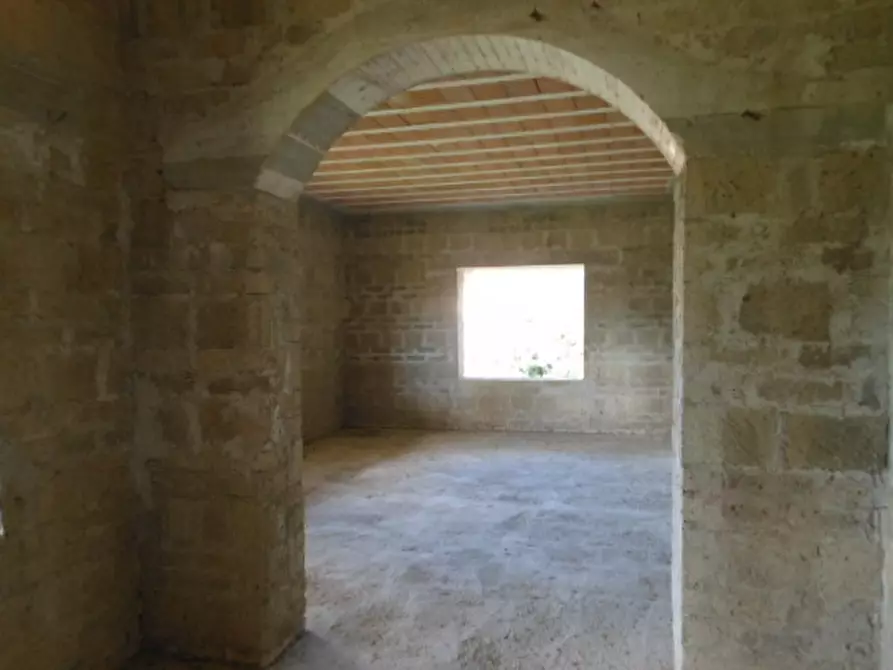 Immagine 12 di Locale commerciale in vendita  in VIA TAVERNA MELE a Calvi Risorta