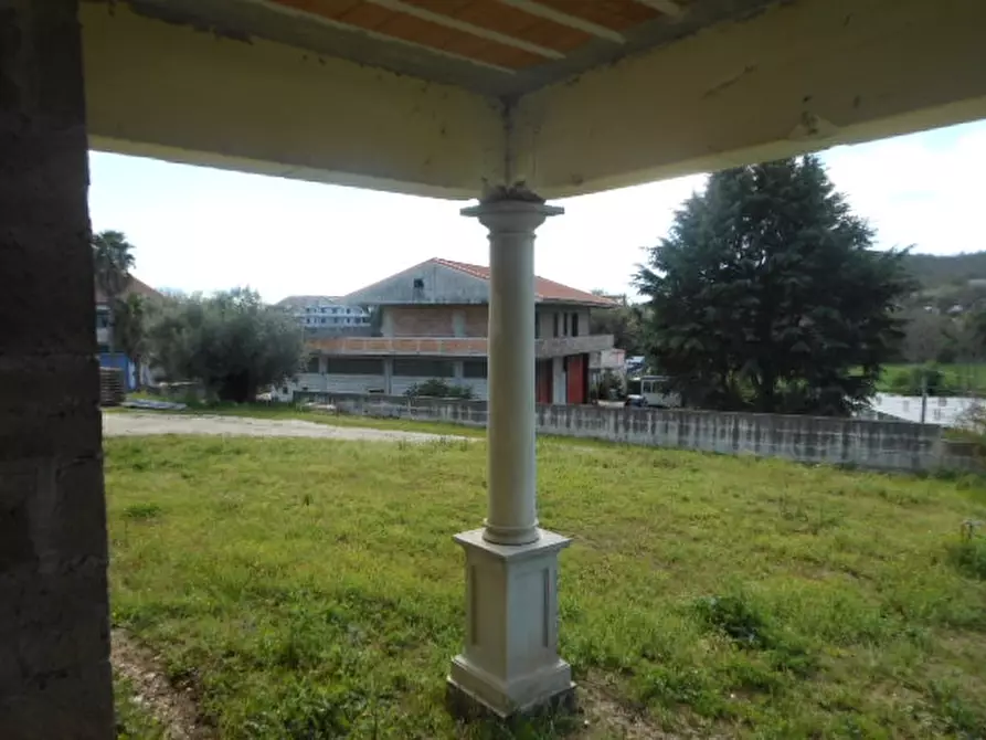 Immagine 13 di Locale commerciale in vendita  in VIA TAVERNA MELE a Calvi Risorta