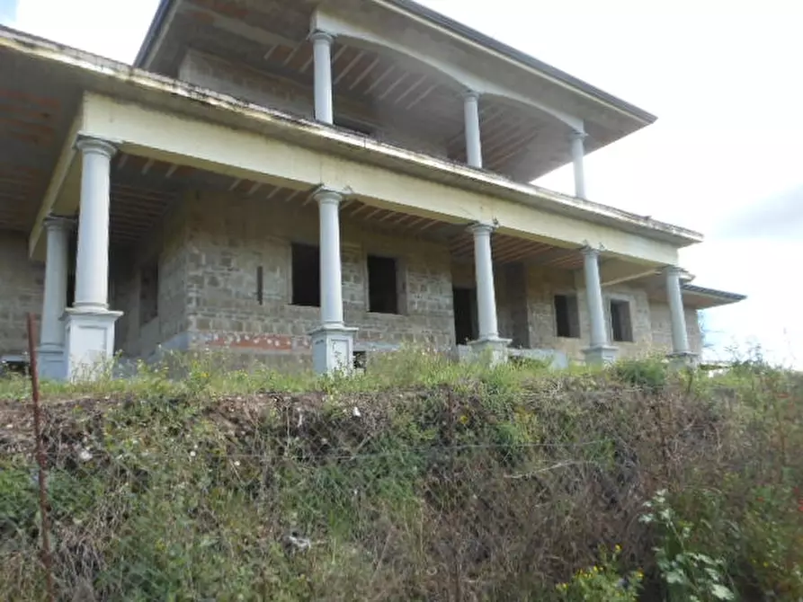 Immagine 3 di Locale commerciale in vendita  in VIA TAVERNA MELE a Calvi Risorta