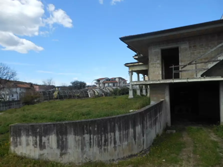 Immagine 21 di Locale commerciale in vendita  in VIA TAVERNA MELE a Calvi Risorta