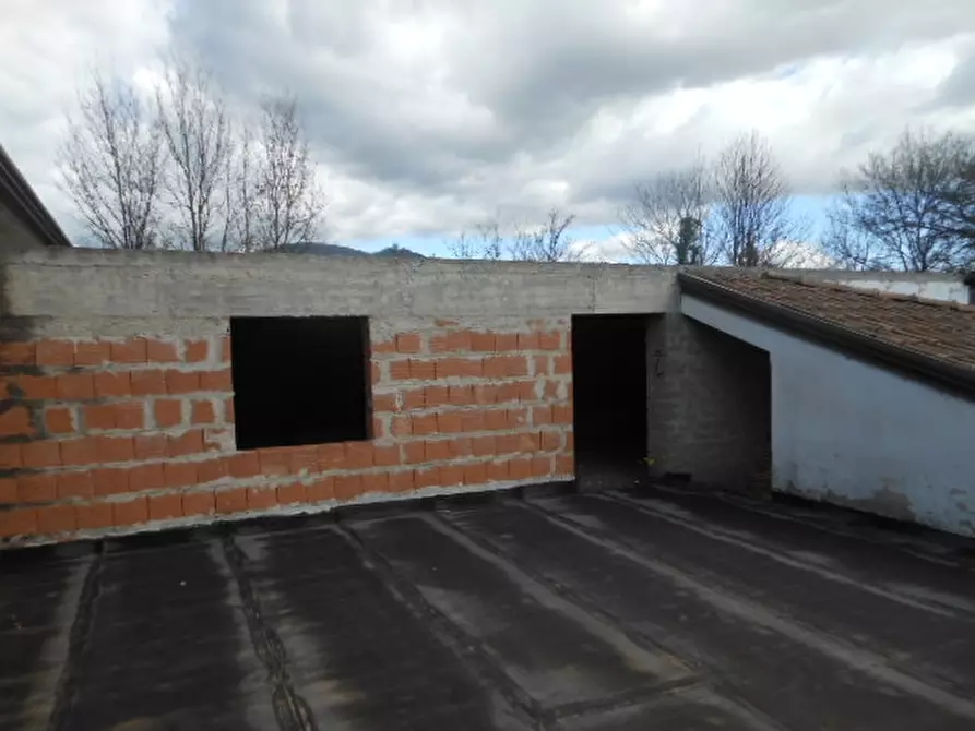 Immagine 23 di Locale commerciale in vendita  in VIA TAVERNA MELE a Calvi Risorta