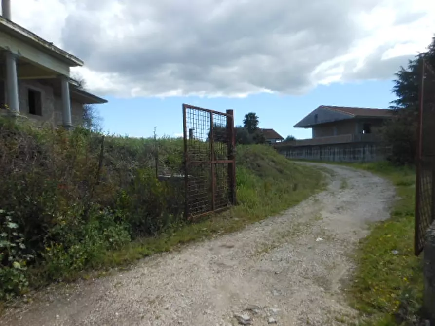 Immagine 6 di Locale commerciale in vendita  in VIA TAVERNA MELE a Calvi Risorta